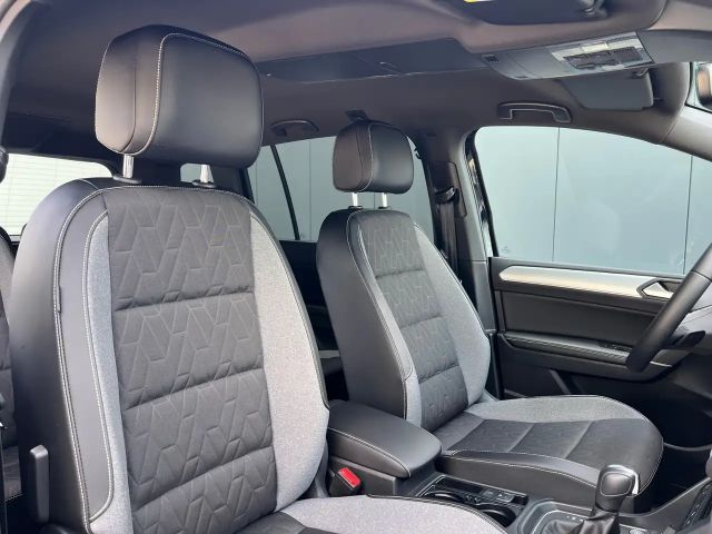 Volkswagen Touran 2.0 TDI DSG IQ.Drive