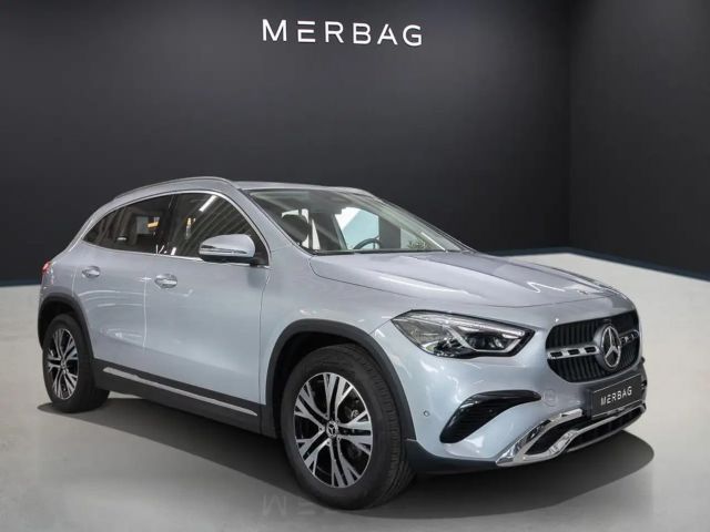 Mercedes-Benz GLA 180 STH SpurW W-Paket KeyLess ParkAss. ACC