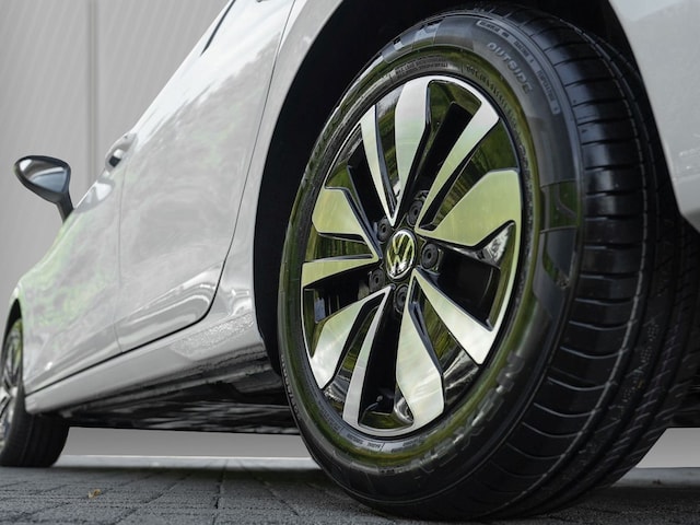 Volkswagen Golf 1.5 eTSI DSG