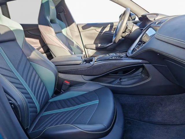 Aston Martin DBX 707