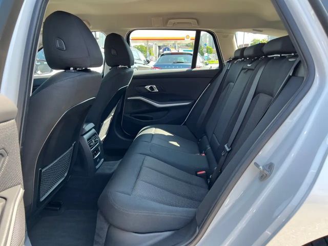 BMW 320 320d Touring xDrive