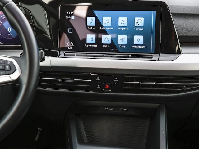 Volkswagen Golf 1.5 TSI DSG Life Variant