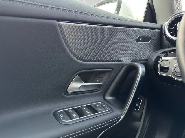 Mercedes-Benz CLA 180 Coupé Progressive