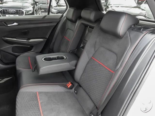 Volkswagen Golf 2.0 TSI GTI