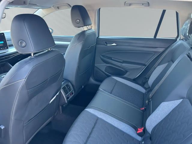 Volkswagen Golf Life Variant