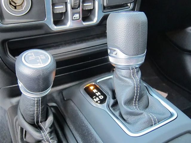 Jeep Wrangler Sahara