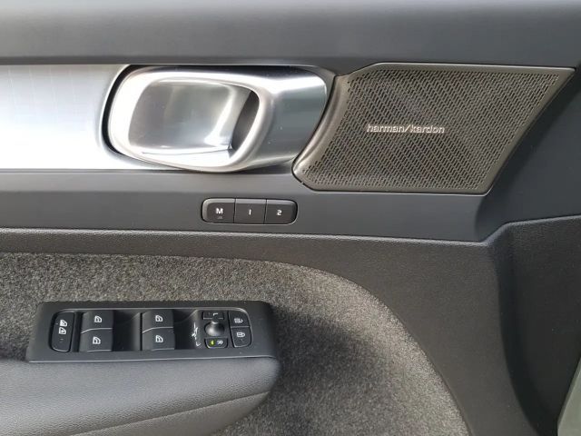 Volvo XC40 Dark Plus