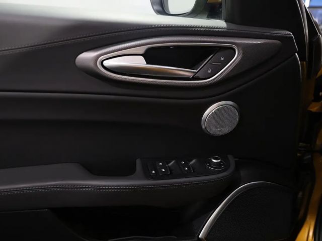 Alfa Romeo Giulia AT8 AWD Q4