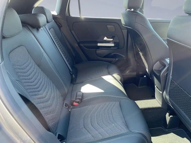 Mercedes-Benz GLA 180 Progressive