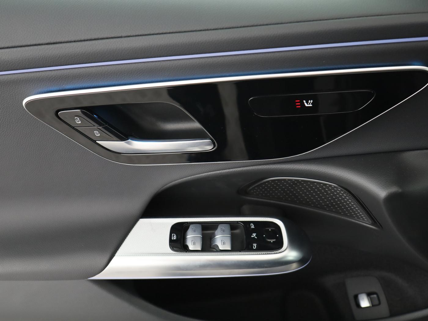 Mercedes-Benz E 200 AVANTGARDE Premium Sedan