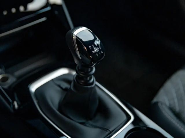 Peugeot 2008 100 PK MT6 | 360° Camera | Keyless | Dodehoekde...