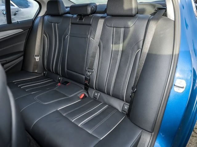 BMW 530 530d Luxury Line Sedan xDrive