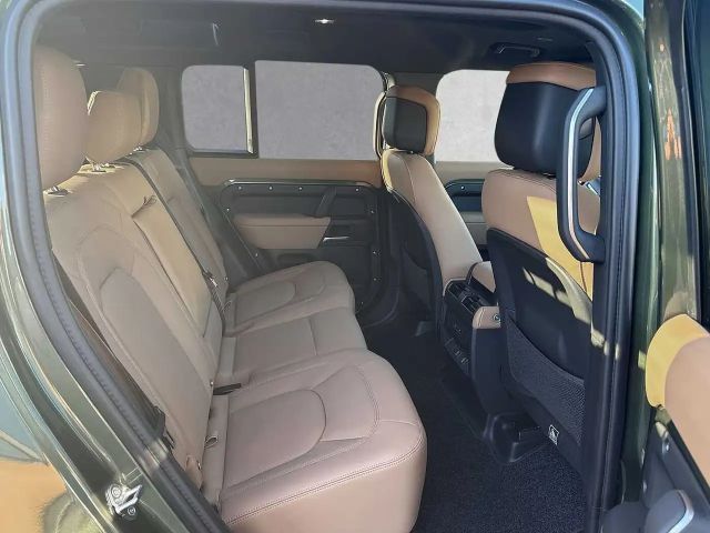 Land Rover Defender 110 D250 Dynamic HSE