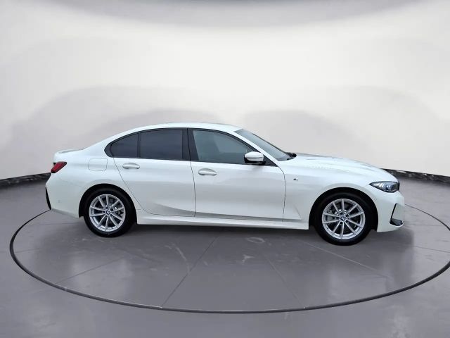 BMW 330 330i M-Sport Sedan xDrive