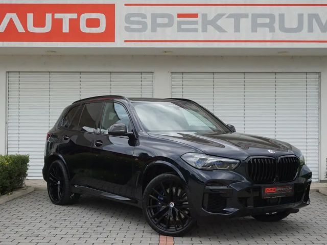 BMW X5 M50i