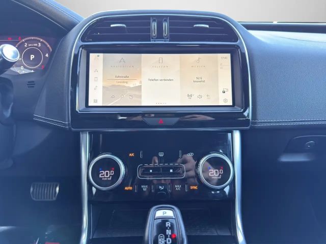 Jaguar XE AWD D200 R-Dynamic S