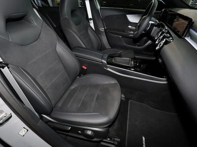 Mercedes-Benz A 180 AMG Line