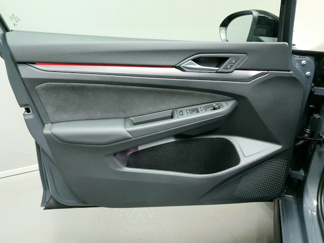 Volkswagen Golf 1.5 eTSI DSG R-Line