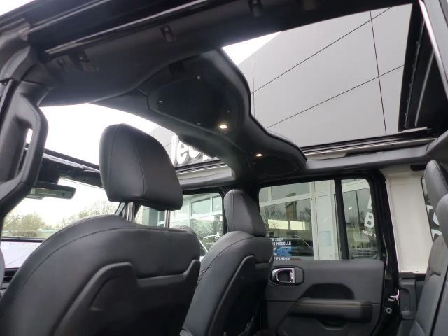 Jeep Wrangler Sahara