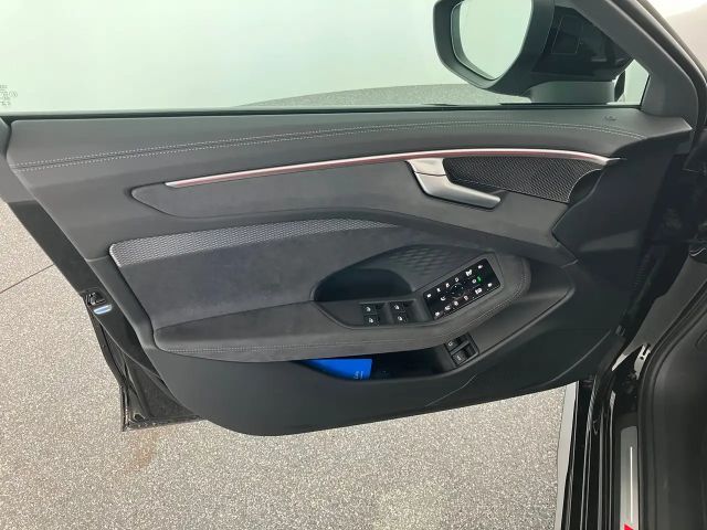 Audi A6 e-tron Quattro