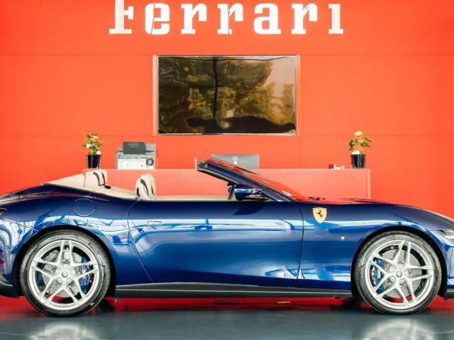 Ferrari Roma Spider