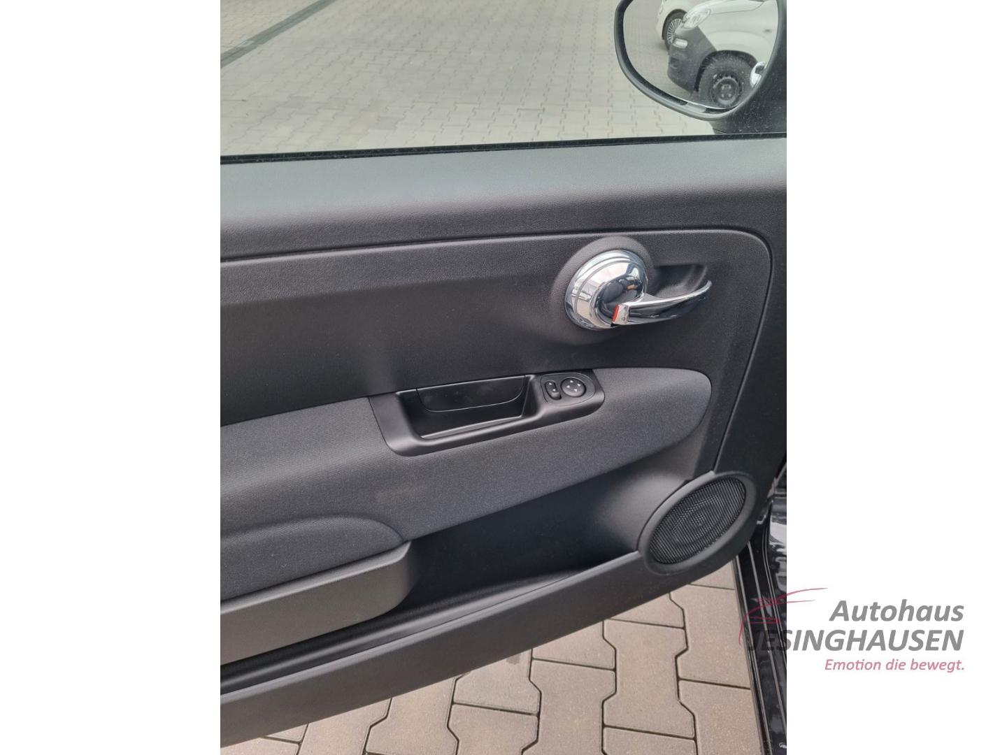 Fiat 500 Mild-Hybrid Hatchback TÜV NEU CARPL NAVI PDC