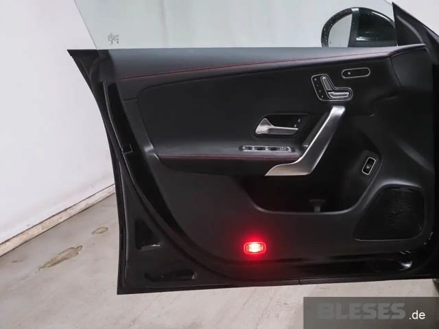 Mercedes-Benz CLA 200 AMG Line Coupé Premium