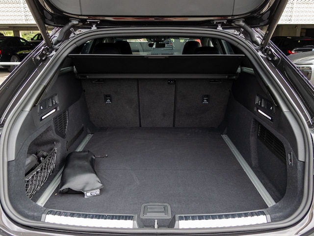 Audi A6 Avant Quattro S-Tronic