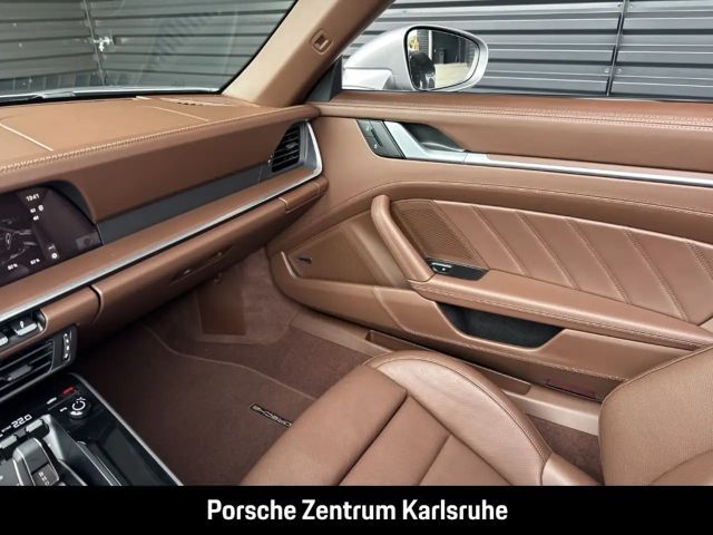 Porsche 992 4 Coupé GTS Targa