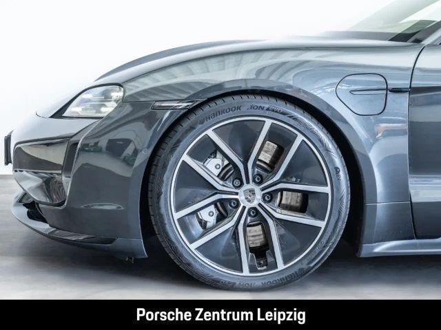 Porsche Taycan Turbo