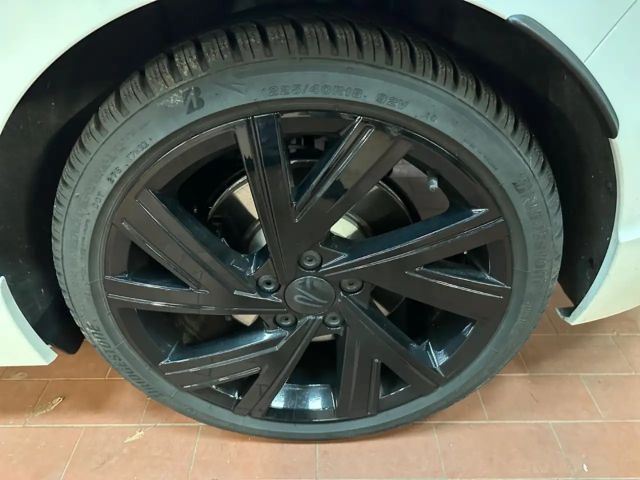 Volkswagen Golf 2.0 TSI 4Motion DSG Golf VIII