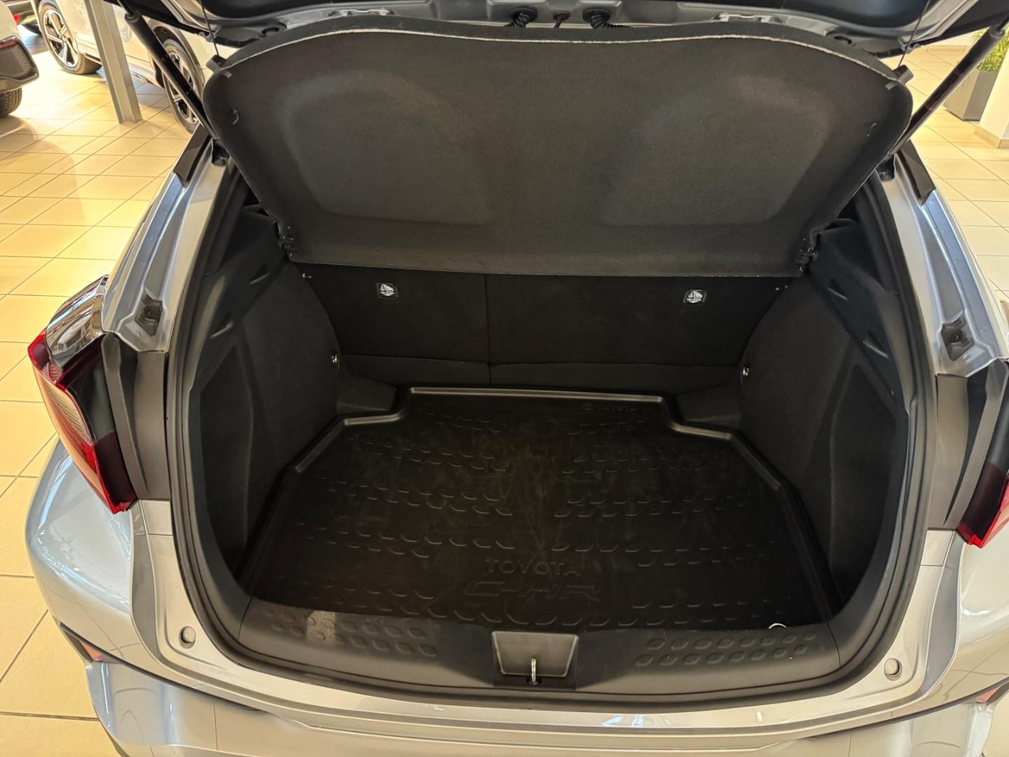 Toyota C-HR Hybride Team D