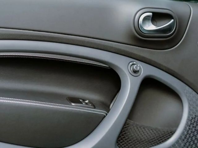 Smart EQ fortwo Brabus Cabrio