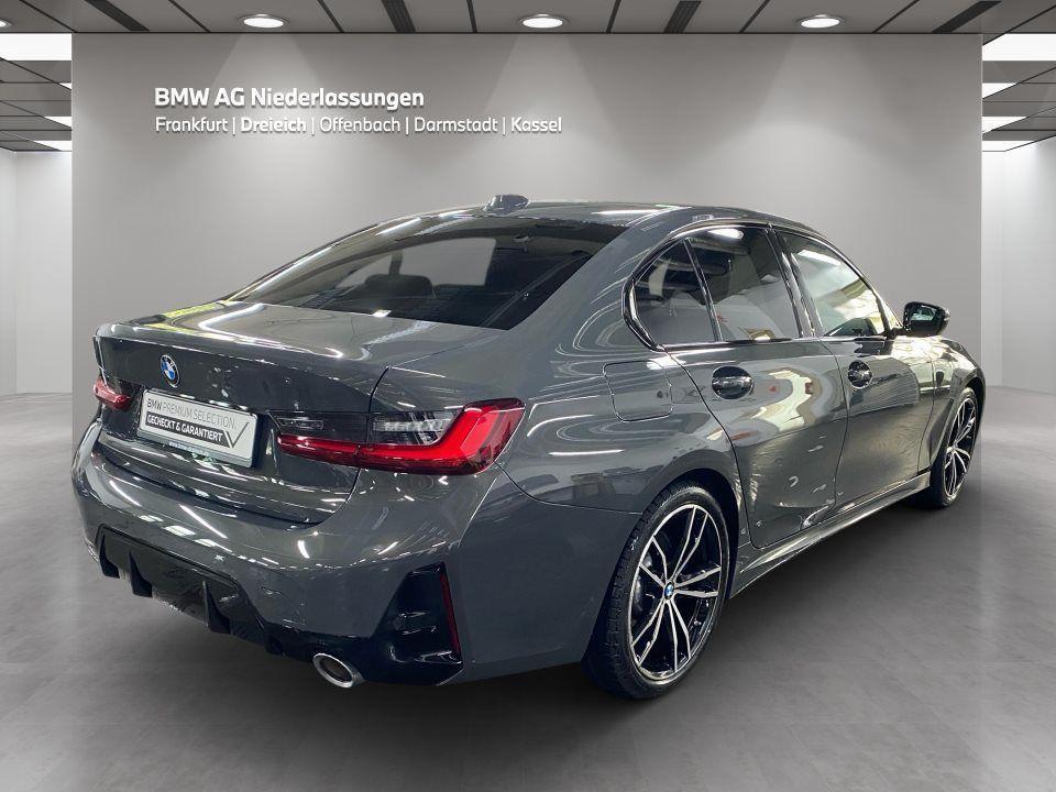 BMW 330 330i Sedan xDrive