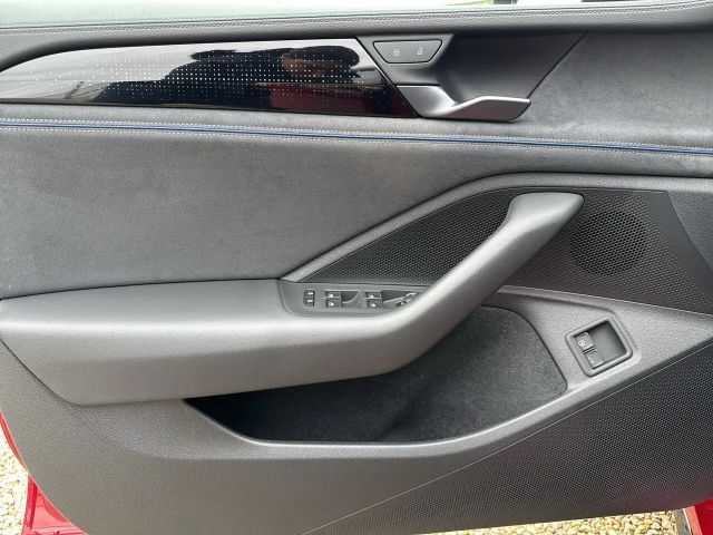 Volkswagen Passat R-Line eHybrid