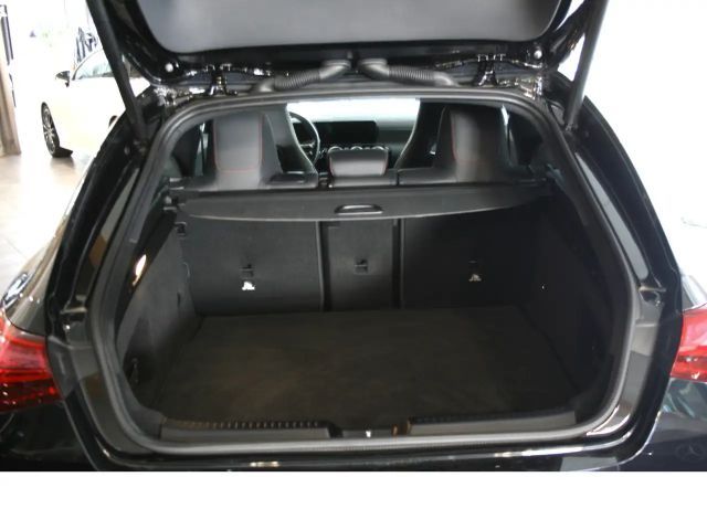 Mercedes-Benz CLA 200 AMG Line