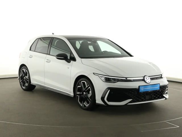 Volkswagen Golf 1.5 eTSI DSG Golf VIII R-Line
