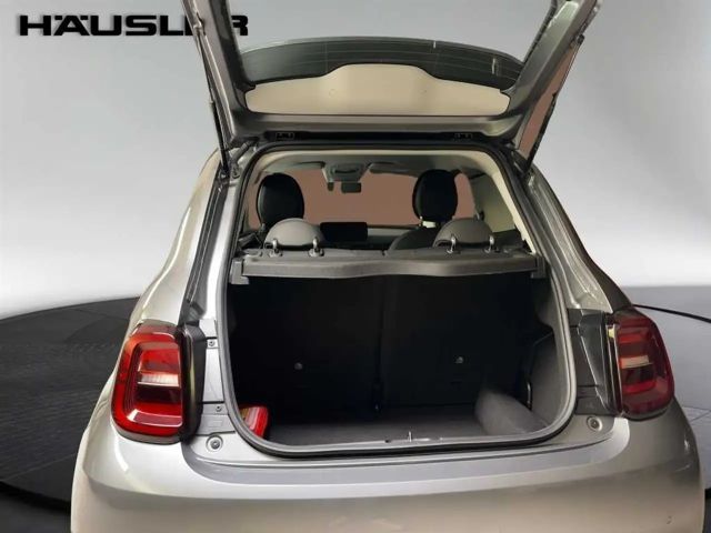 Fiat 500e Neuer 500 3+1 Kamera Sitzheizung DAB Navi PDC