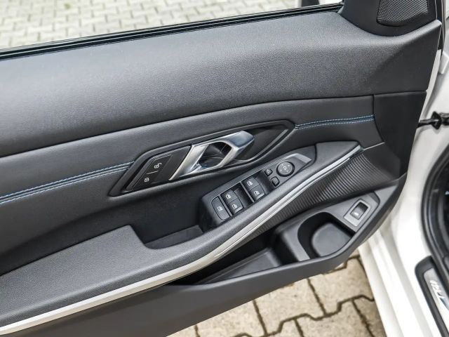 BMW 320 320d M-Sport Sedan xDrive