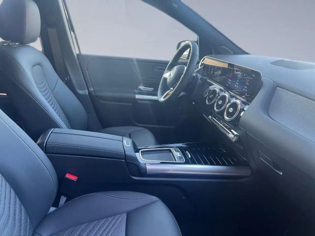 Mercedes-Benz B 200 Progressive Sedan