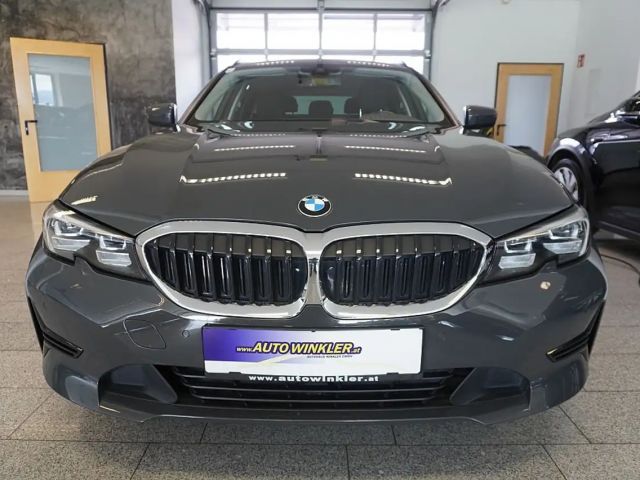 BMW 330 330e Touring xDrive