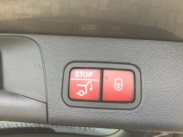 Mercedes-Benz GLB 200 AMG Line Premium