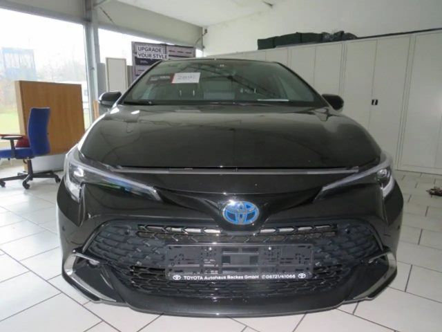 Toyota Corolla Hybride Team D