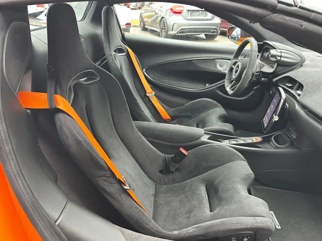 McLaren Artura Spider