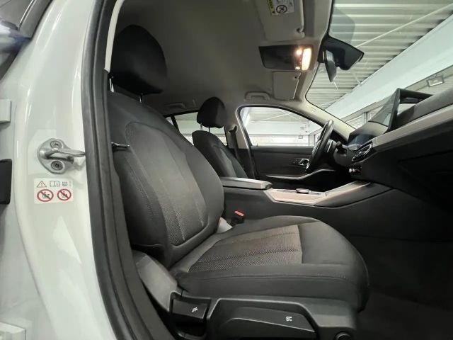 BMW 320 320d Touring xDrive