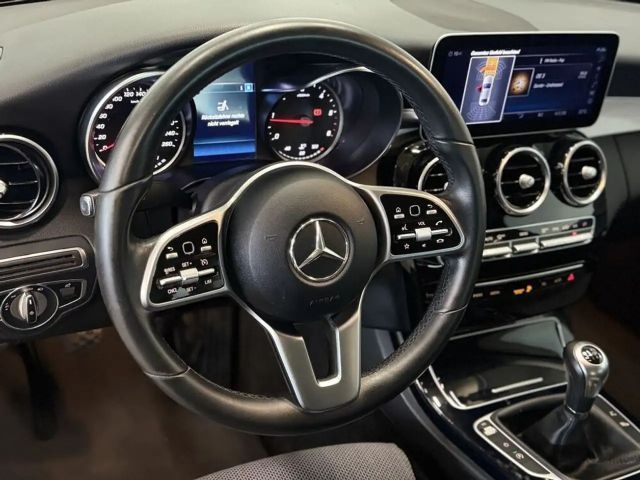 Mercedes-Benz C 200 AVANTGARDE C 200 d Sedan