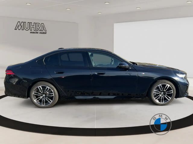 BMW 520 520i M-Sport Sedan