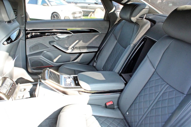 Audi A8 55 TFSI Lang Quattro