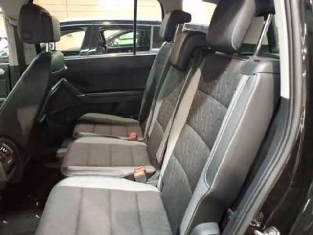 Volkswagen Touran 1.5 TSI DSG