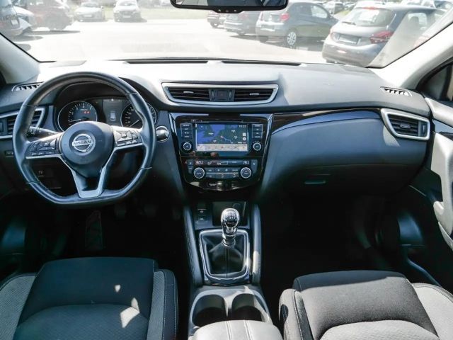 Nissan Qashqai Zama Panorama Navi 360 Kamera Mehrzonenklima DAB A